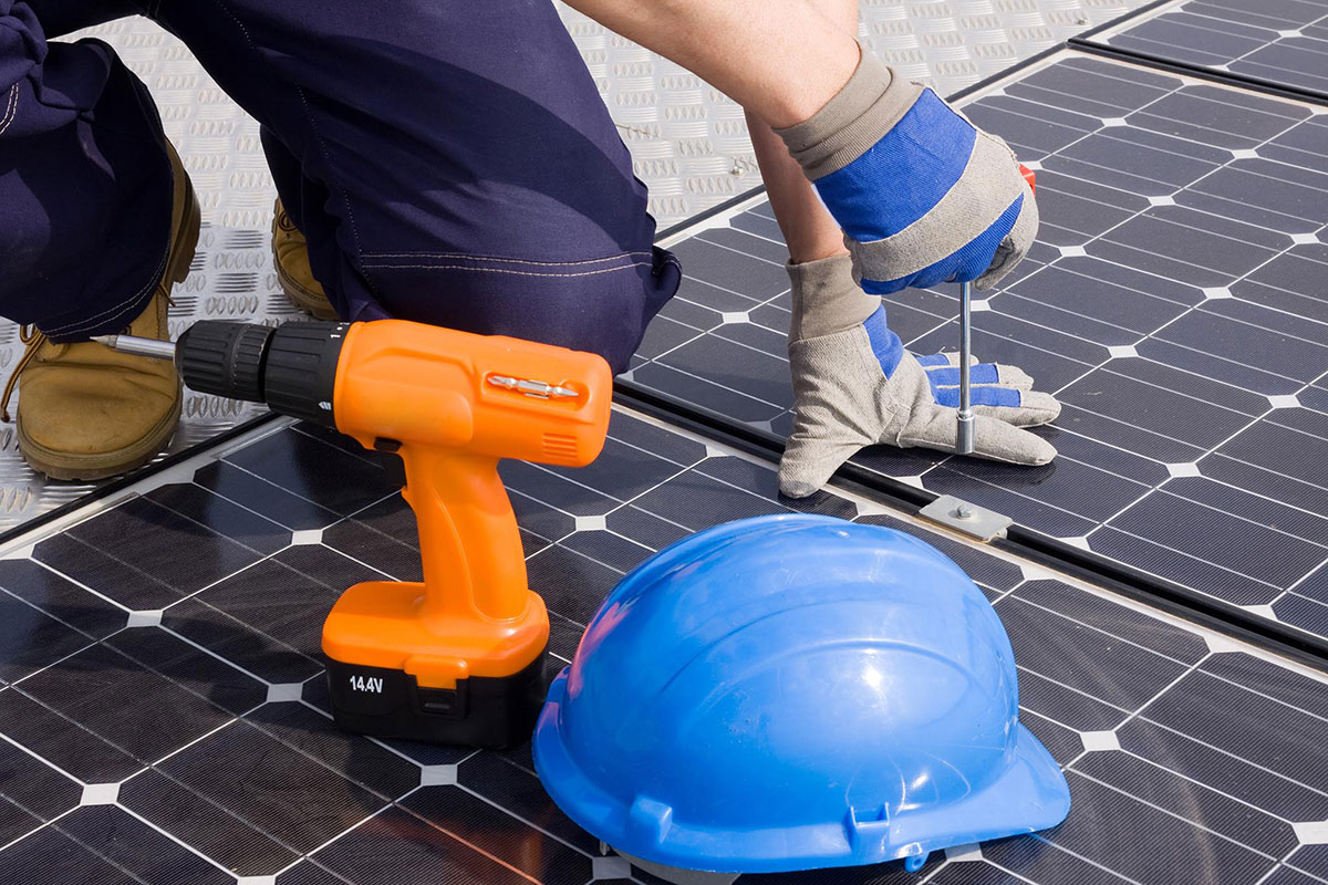 How to Add Battery Backup to an Existing Grid-Tied Solar System by Yourself!